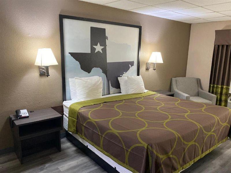 Super 8 By Wyndham Gainesville Tx Екстер'єр фото