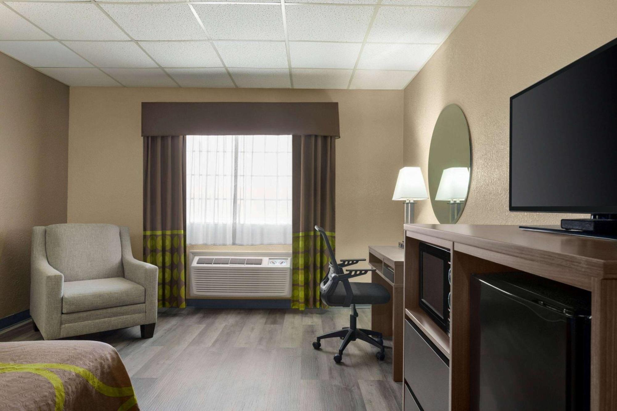 Super 8 By Wyndham Gainesville Tx Екстер'єр фото