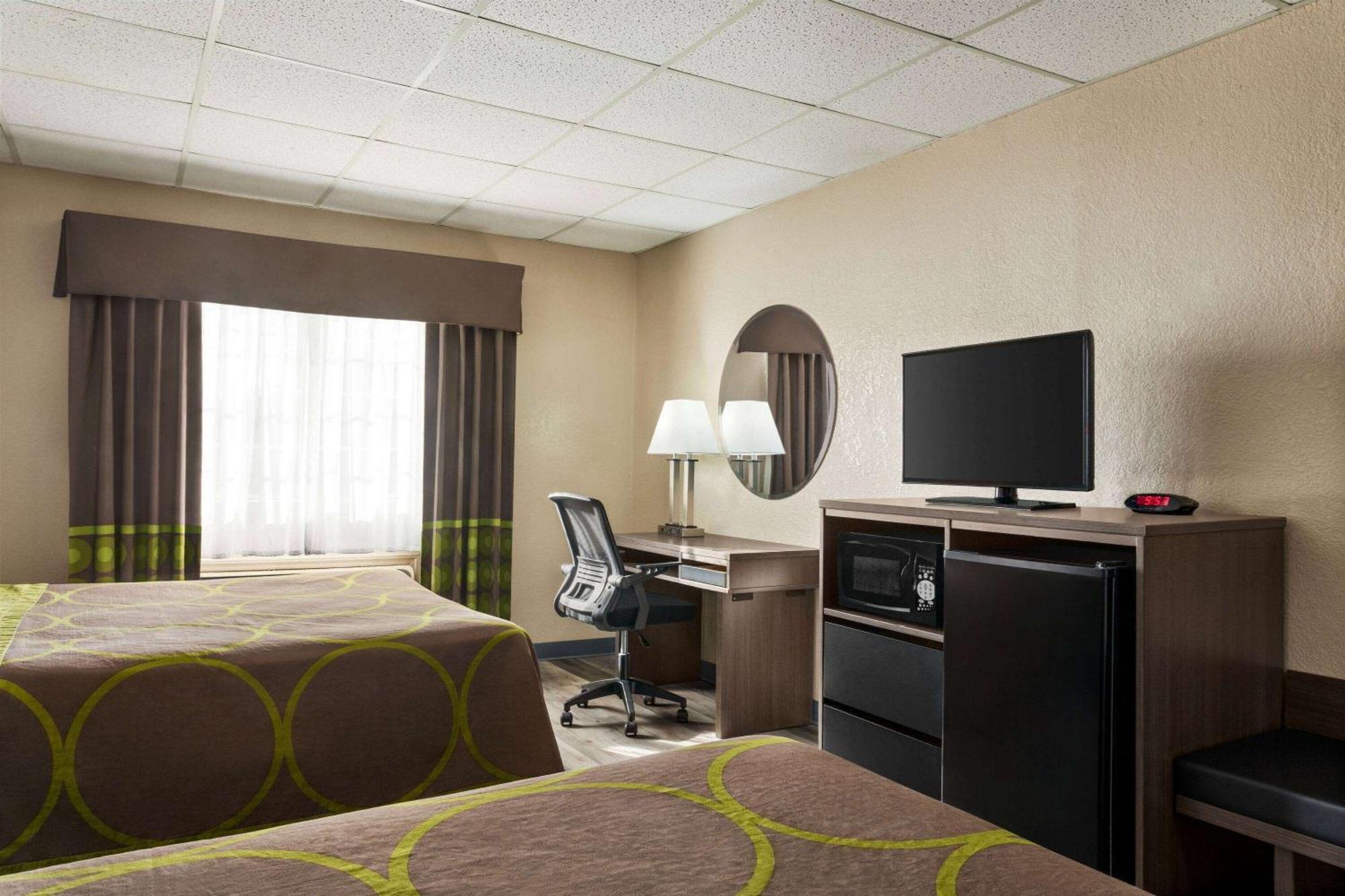 Super 8 By Wyndham Gainesville Tx Екстер'єр фото