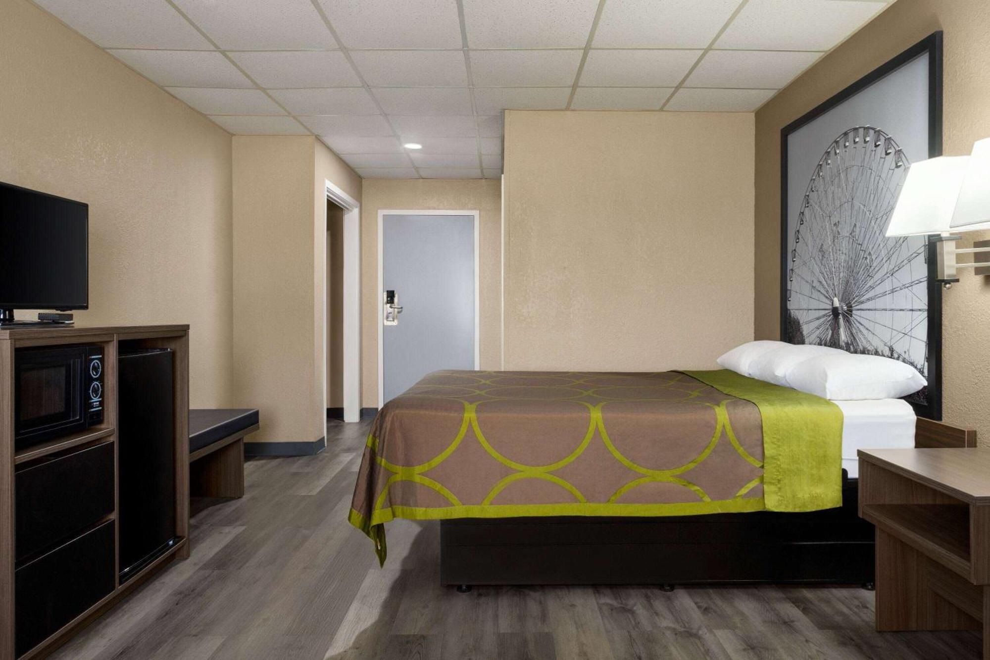 Super 8 By Wyndham Gainesville Tx Екстер'єр фото